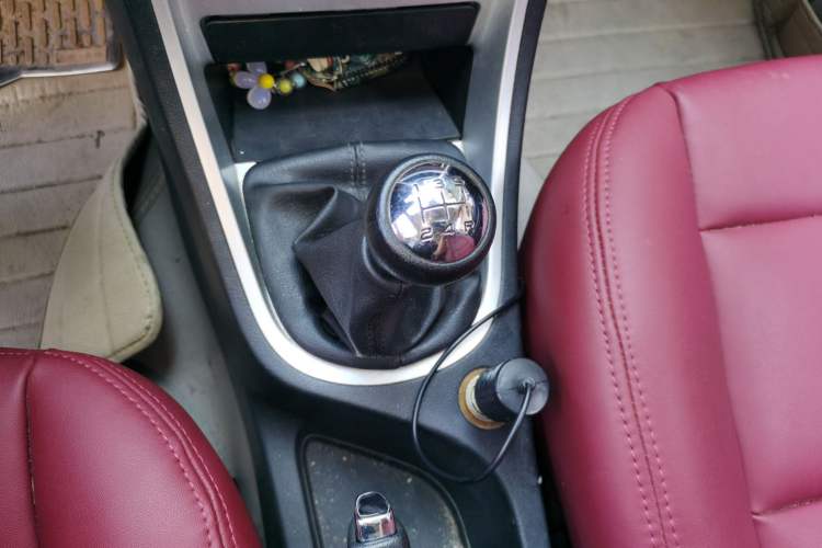 Used Peugeot 307 2012 Hatchback 1.6L Manual Comfort Edition Gear Lever