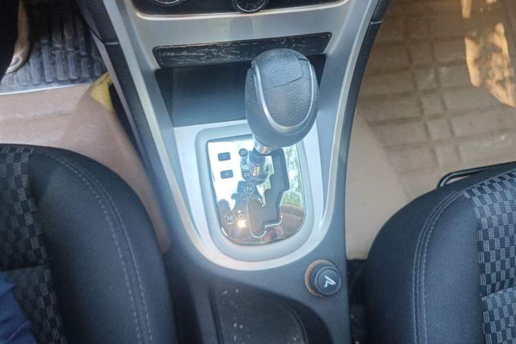 Used Peugeot 307 2012 Hatchback 1.6L Automatic Comfort Edition Gear Lever