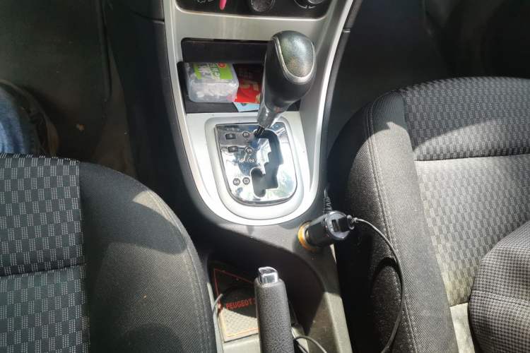 Used Peugeot 307 2012 Hatchback 1.6L Automatic Comfort Edition Gear Lever