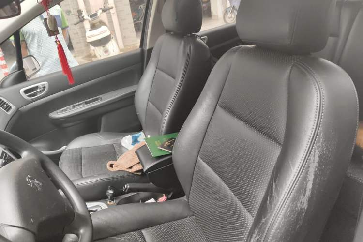 Used Peugeot 307 2012 1.6L Automatic CROSS Left Front Seat