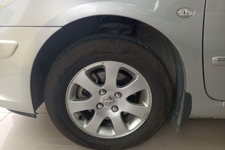 Used Peugeot 307 2012 Hatchback 1.6L Manual Comfort Edition Left Front Wheel Hub