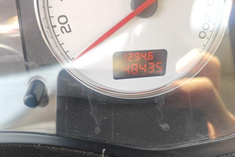 Used Peugeot 307 2012 1.6L Automatic CROSS Odometer Close Up