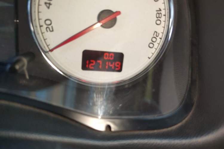 Used Peugeot 307 2012 1.6L Manual CROSS Odometer Close Up
