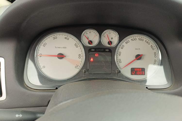 Used Peugeot 307 2012 Hatchback 1.6L Manual Comfort Edition Odometer Close Up