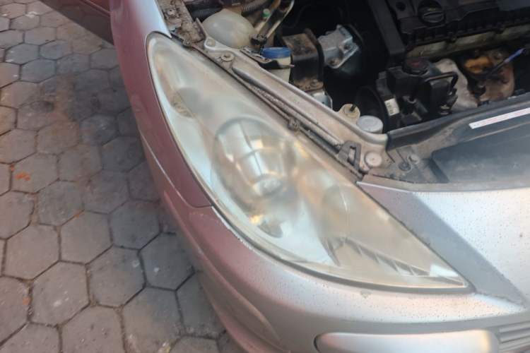 Used Peugeot 307 2012 Hatchback 1.6L Manual Comfort Edition Right Front Headlight