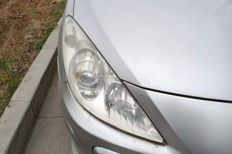 Used Peugeot 307 2012 Hatchback 1.6L Manual Comfort Edition Right Front Headlight