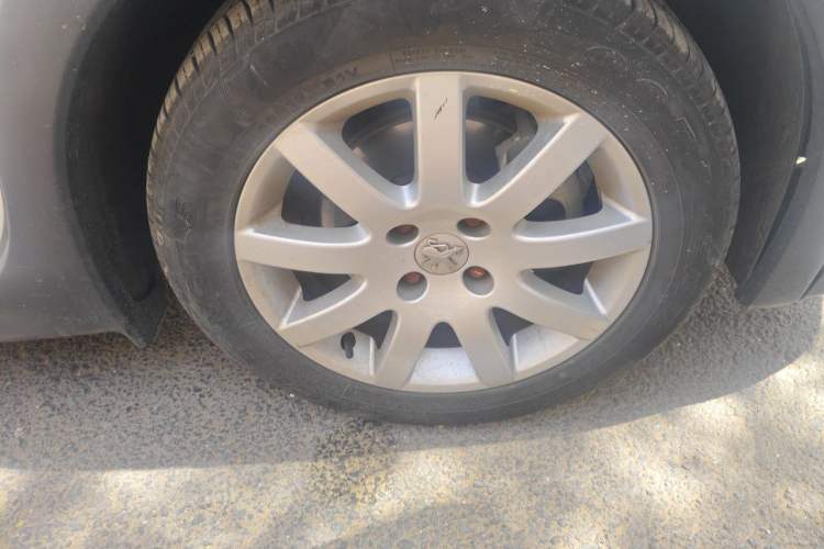 Used Peugeot 307 2012 1.6L Automatic CROSS Right Front Wheel Hub