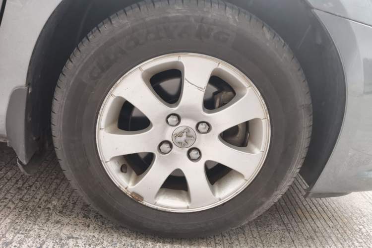 Used Peugeot 307 2012 1.6L Automatic CROSS Right Front Wheel Hub