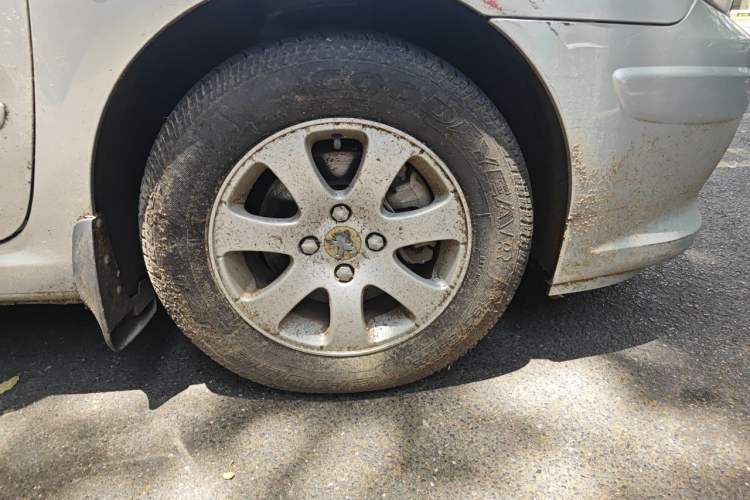 Used Peugeot 307 2012 Hatchback 1.6L Automatic Comfort Edition Right Front Wheel Hub
