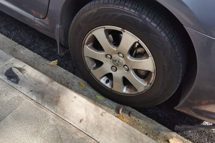 Used Peugeot 307 2012 Hatchback 1.6L Automatic Comfort Edition Right Front Wheel Hub