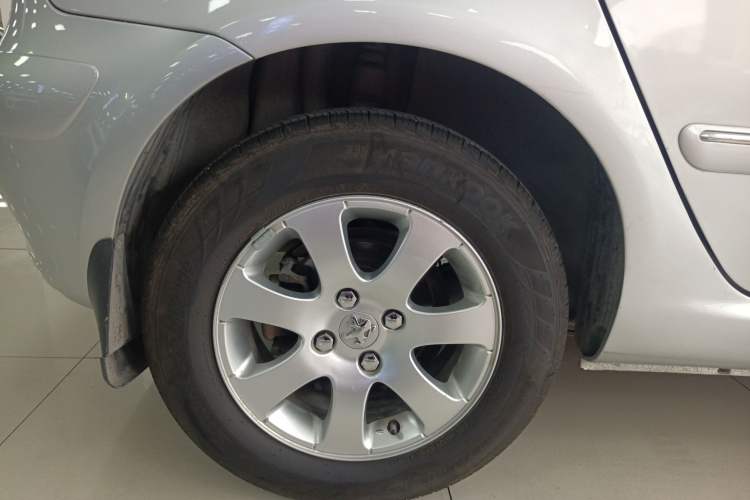 Used Peugeot 307 2012 Hatchback 1.6L Manual Comfort Edition Right Rear Wheel Hub