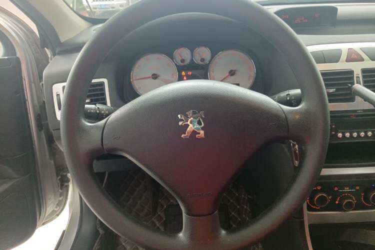 Used Peugeot 307 2012 Hatchback 1.6L Manual Comfort Edition Steering Wheel