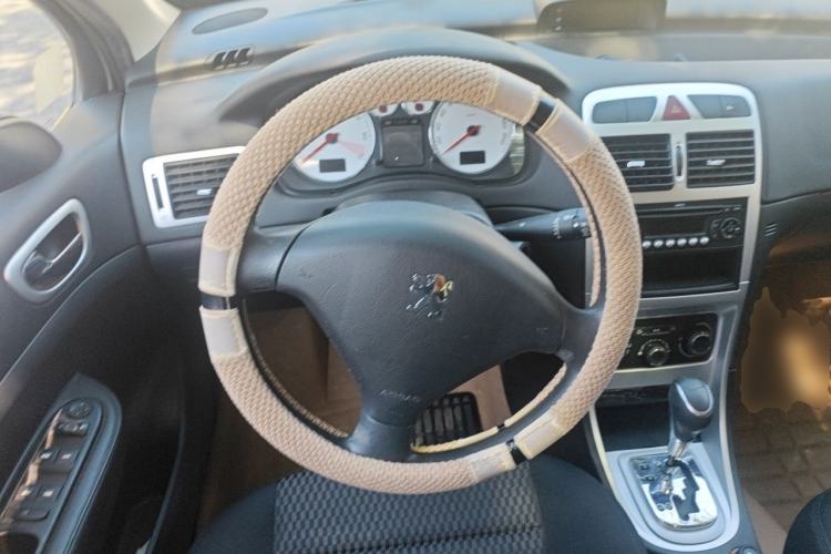 Used Peugeot 307 2012 Hatchback 1.6L Automatic Comfort Edition Steering Wheel