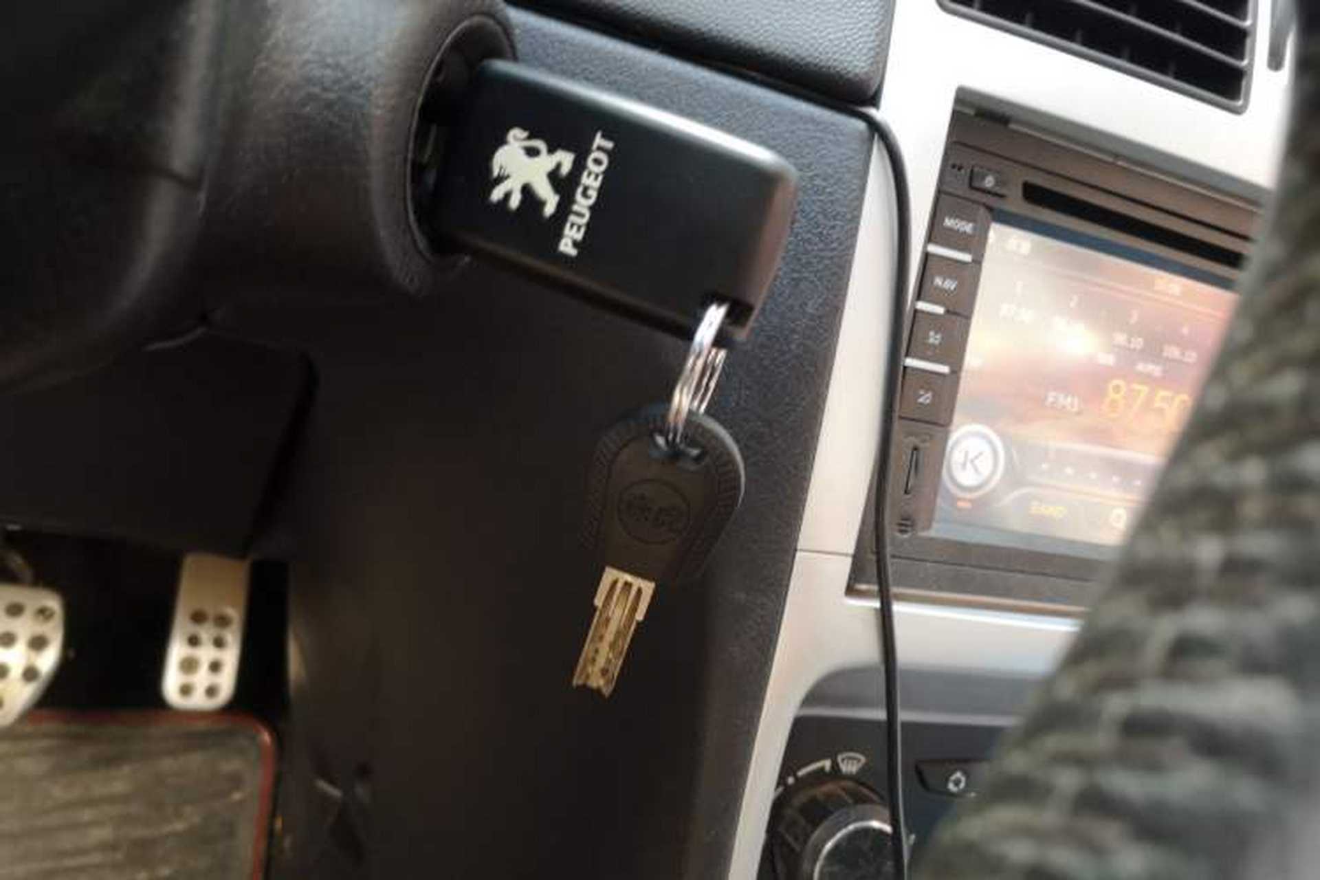 Used Peugeot 307 2012 1.6L Manual CROSS Vehicle Key