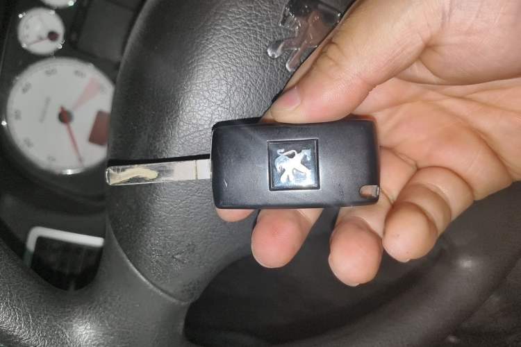 Used Peugeot 307 2012 Hatchback 1.6L Automatic Comfort Edition Vehicle Key