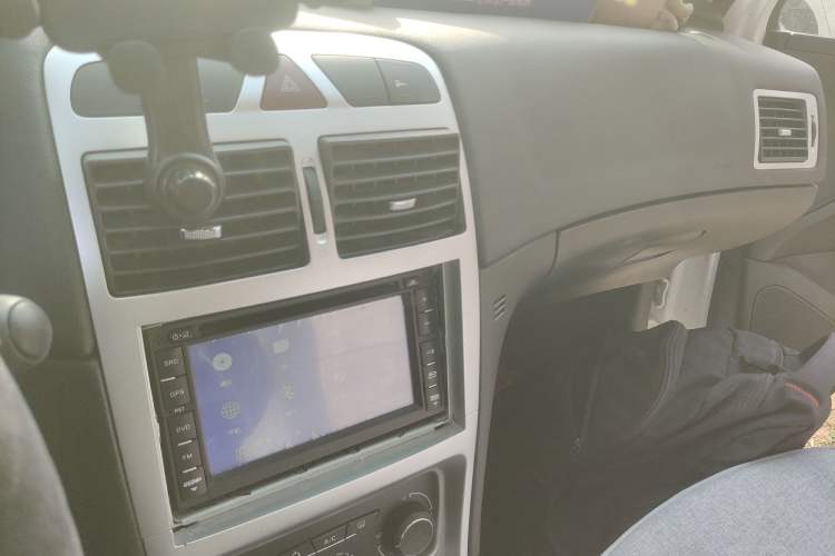 Used Peugeot 307 2012 Hatchback 1.6L Manual Comfort Edition Audio And AC Panel