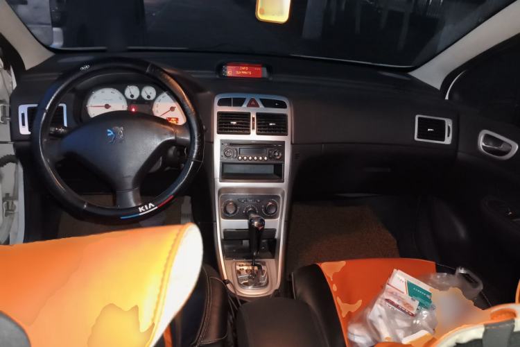 Used Peugeot 307 2012 Hatchback 1.6L Automatic Comfort Edition Center Console
