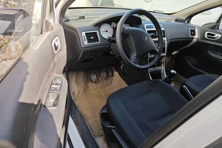 Used Peugeot 307 2012 Hatchback 1.6L Manual Comfort Edition Driver Seat