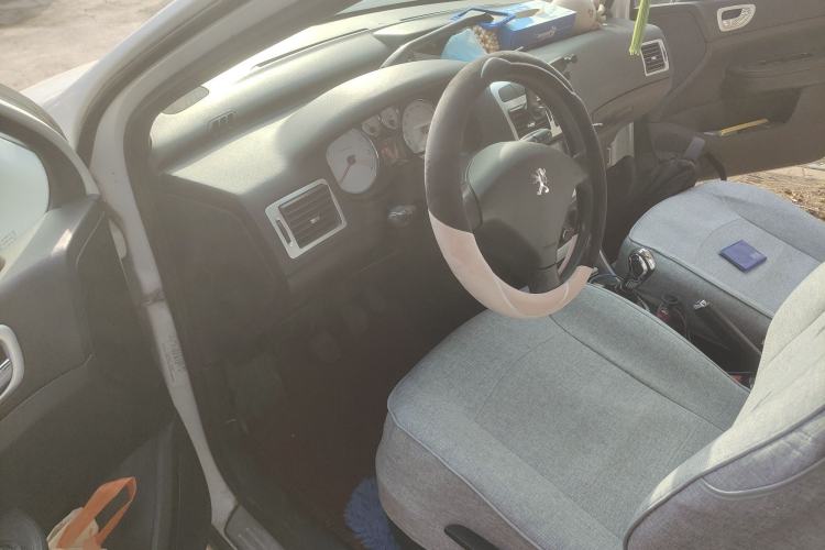 Used Peugeot 307 2012 Hatchback 1.6L Manual Comfort Edition Driver Seat
