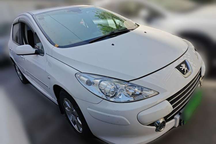 Used Peugeot 307 2012 Hatchback 1.6L Manual Comfort Edition Front Right 45 Deg