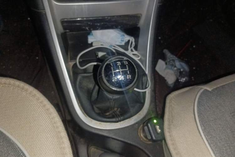 Used Peugeot 307 2012 Hatchback 1.6L Manual Comfort Edition Gear Lever