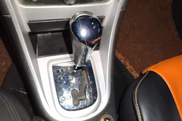 Used Peugeot 307 2012 Hatchback 1.6L Automatic Comfort Edition Gear Lever