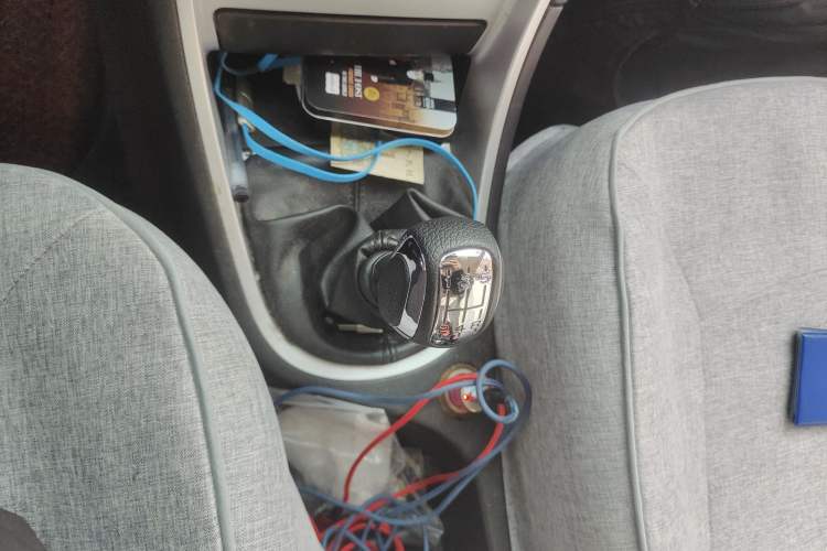 Used Peugeot 307 2012 Hatchback 1.6L Manual Comfort Edition Gear Lever