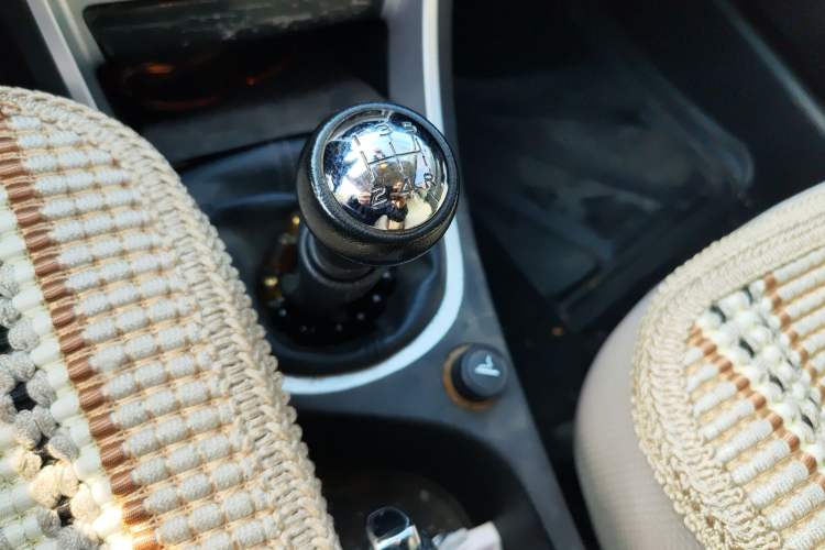 Used Peugeot 307 2012 Hatchback 1.6L Manual Comfort Edition Gear Lever