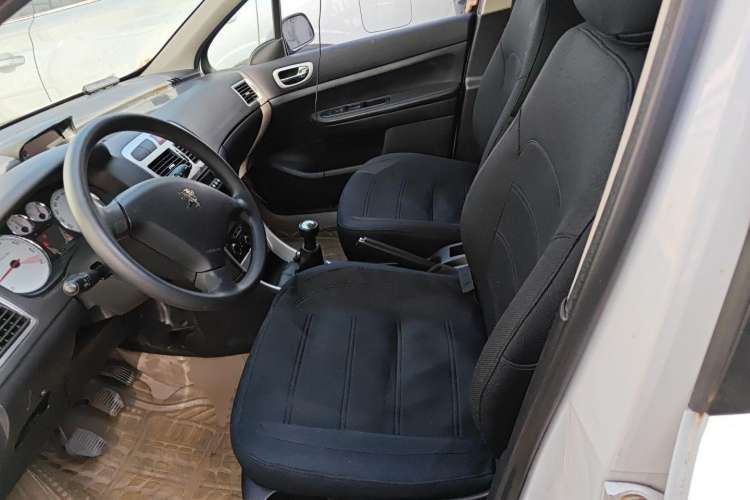Used Peugeot 307 2012 Hatchback 1.6L Manual Comfort Edition Left Front Seat