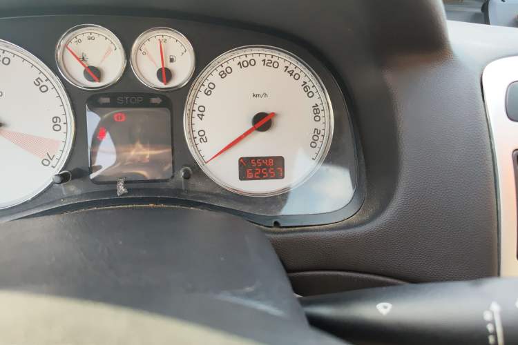 Used Peugeot 307 2012 Hatchback 1.6L Manual Comfort Edition Odometer Close Up