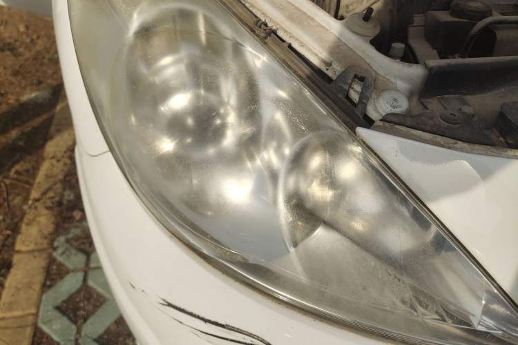 Used Peugeot 307 2012 Hatchback 1.6L Manual Comfort Edition Right Front Headlight