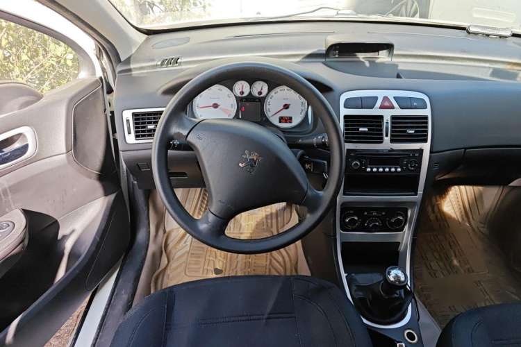 Used Peugeot 307 2012 Hatchback 1.6L Manual Comfort Edition Steering Wheel