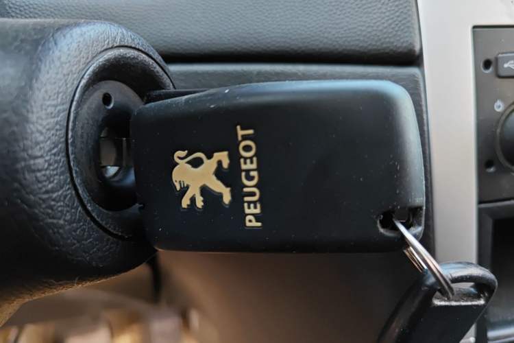 Used Peugeot 307 2012 Hatchback 1.6L Manual Comfort Edition Vehicle Key
