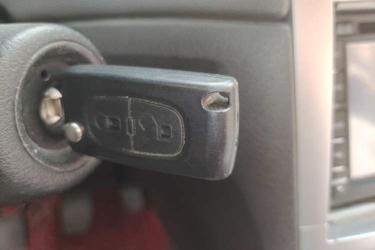 Used Peugeot 307 2012 Hatchback 1.6L Manual Comfort Edition Vehicle Key