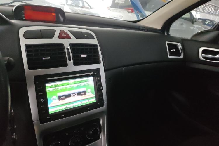 Used Peugeot 307 2013 Hatchback 1.6L Automatic Comfort Edition Center Console