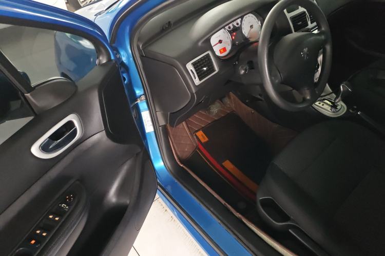 Used Peugeot 307 2013 Hatchback 1.6L Automatic Comfort Edition Driver Seat