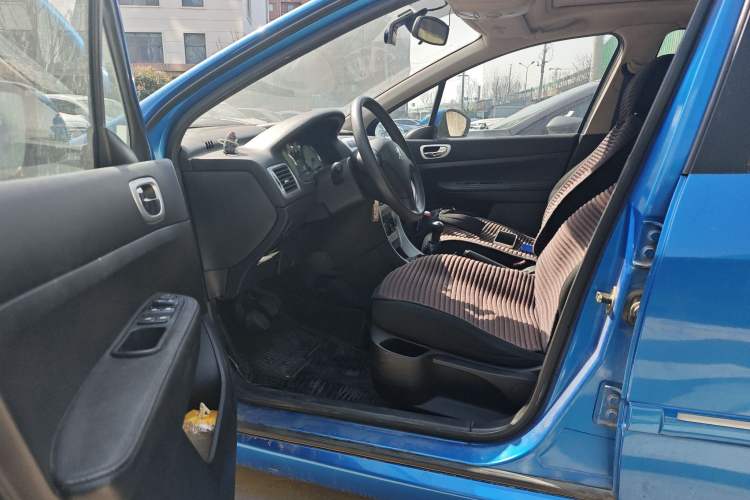 Used Peugeot 307 2013 Hatchback 1.6L Manual Comfort Edition Driver Seat