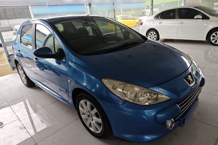 Used Peugeot 307 2013 Hatchback 1.6L Automatic Comfort Edition Front Right 45 Deg