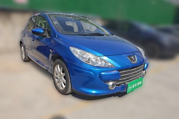 Used Peugeot 307 2013 Hatchback 1.6L Manual Comfort Edition Front Right 45 Deg