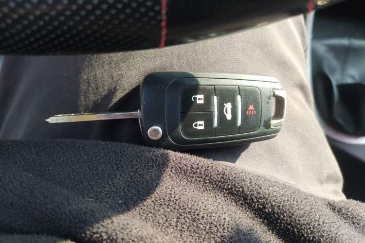 Used Peugeot 307 2013 Hatchback 1.6L Manual Comfort Edition Vehicle Key