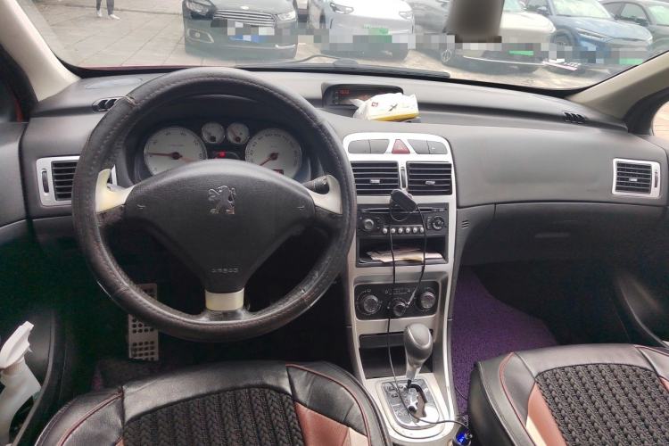 Used Peugeot 307 2013 1.6L Automatic CROSS Center Console