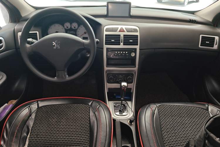 Used Peugeot 307 2013 Hatchback 1.6L Automatic Comfort Edition Center Console