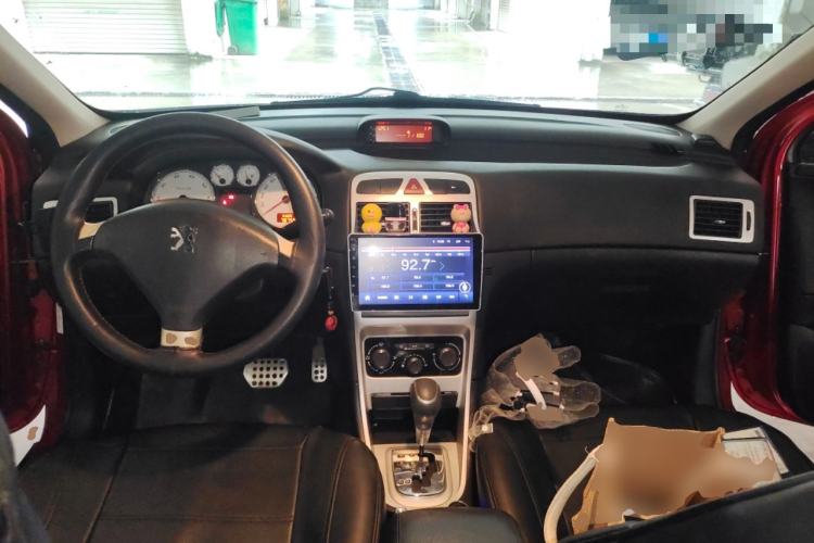 Used Peugeot 307 2013 1.6L Automatic CROSS Center Console