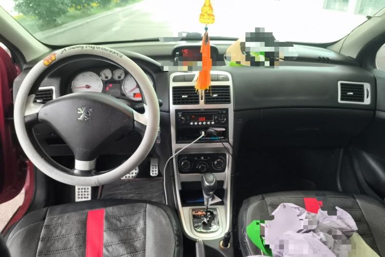 Used Peugeot 307 2013 1.6L Automatic CROSS Center Console