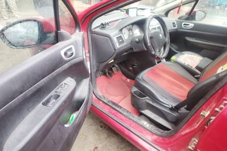 Used Peugeot 307 2013 Hatchback 1.6L Manual Comfort Edition Driver Seat