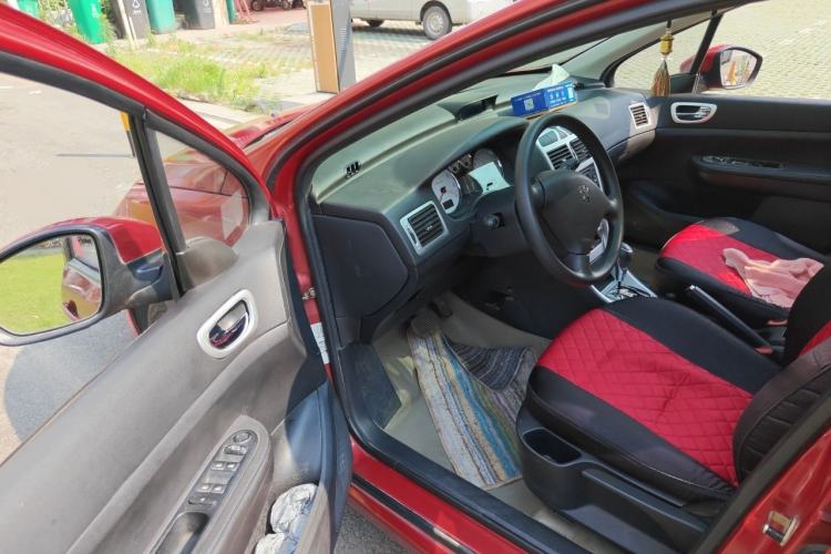 Used Peugeot 307 2013 Hatchback 1.6L Automatic Comfort Edition Driver Seat