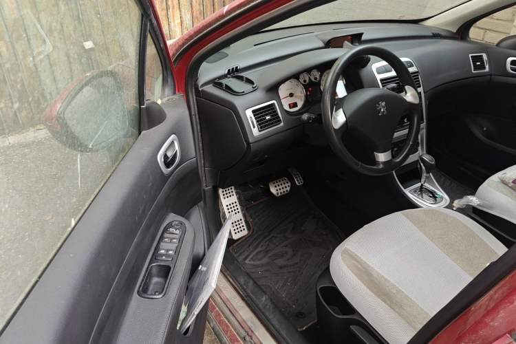 Used Peugeot 307 2013 1.6L Automatic CROSS Driver Seat