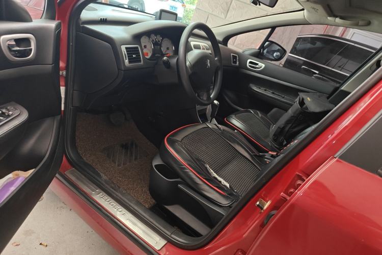 Used Peugeot 307 2013 Hatchback 1.6L Automatic Comfort Edition Driver Seat