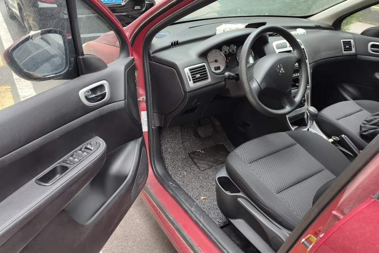 Used Peugeot 307 2013 Hatchback 1.6L Automatic Comfort Edition Driver Seat