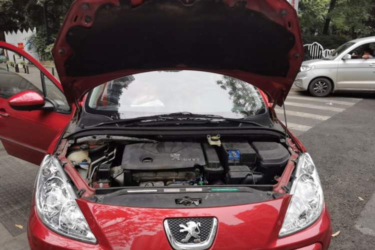 Used Peugeot 307 2013 1.6L Automatic CROSS Engine Bay